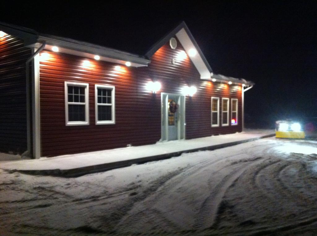 Lake Lauzon Resort Blind River Bagian luar foto